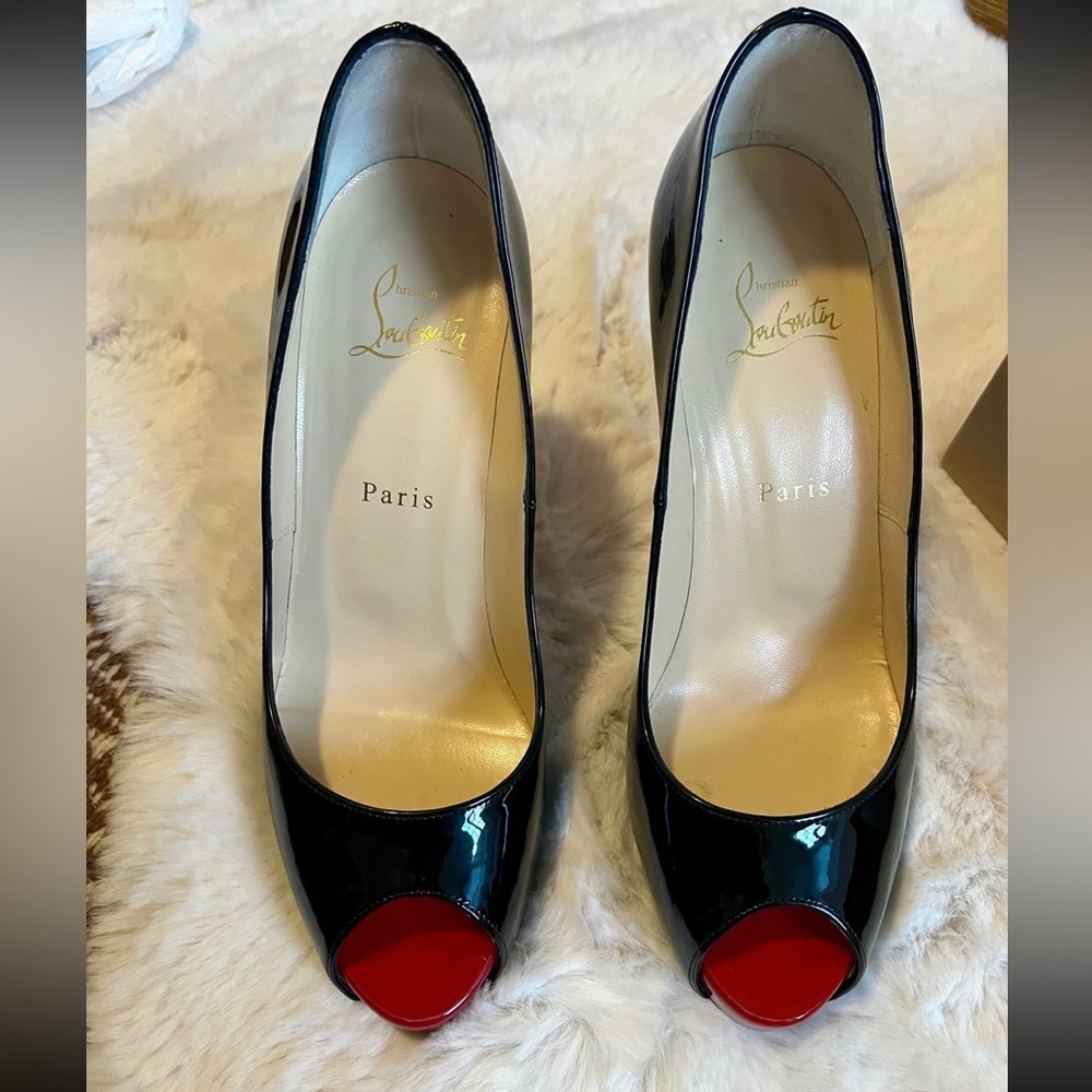 Christian Louboutin Very Prive 120MM Black Patent Red Tips Pump, 39